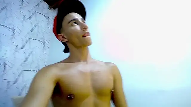 BabyAndy_'s Live XXX Chat