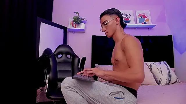 Pokazy przed kamerką – BabyAndy_
