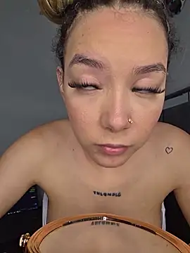 alaia_princess' Live XXX Chat