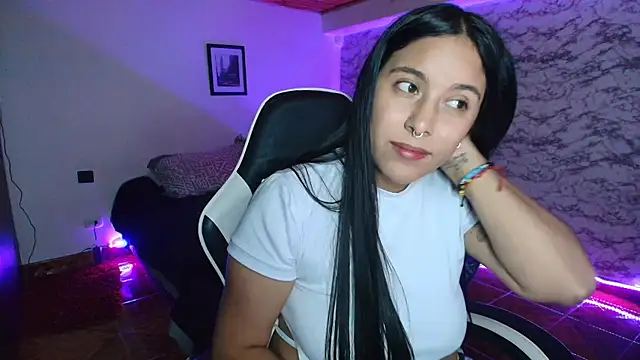 Camila_IRooseのライブXXXチャット