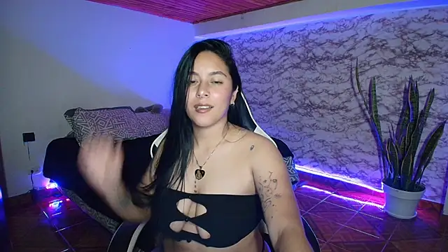 Camila_IRoose live XXX chat