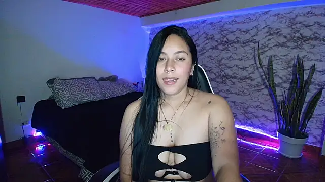 Онлайн чат XXX Camila_IRoose