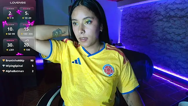 Camila_IRoose Chat XXX in diretta