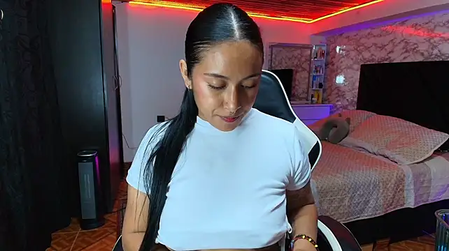 XXX chat uživo modela Camila_IRoose