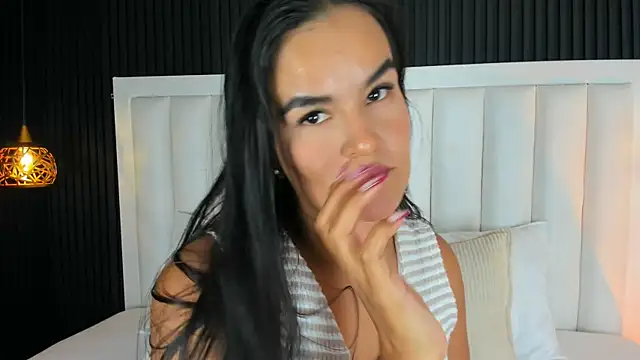 LucieMillerr Adlı Modelin Canlı XXX Sohbeti