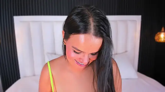 Chat XXX en directo de LucieMillerr