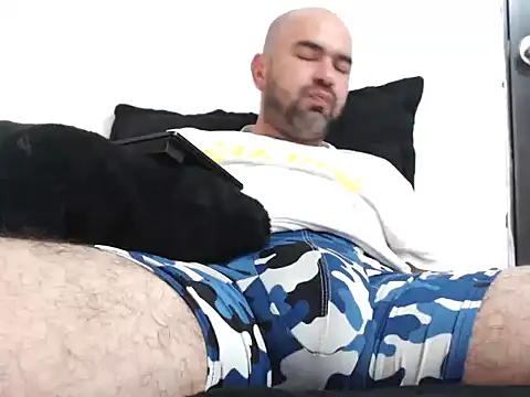 hairyandbigmann's Webcam Show