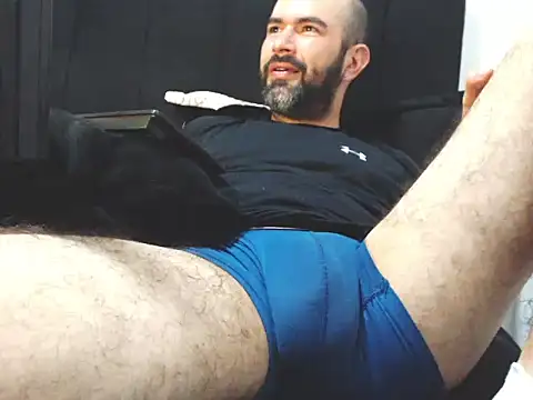 הופעת וובקאם של hairyandbigmann