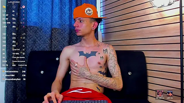 TheBatMansion: вебкам-шоу