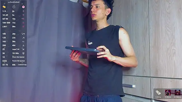 TheBatMansion Show in webcam