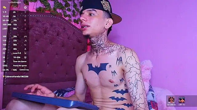 Show modela TheBatMansion na web-kameri