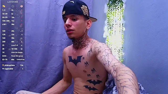 Show modela TheBatMansion na web-kameri