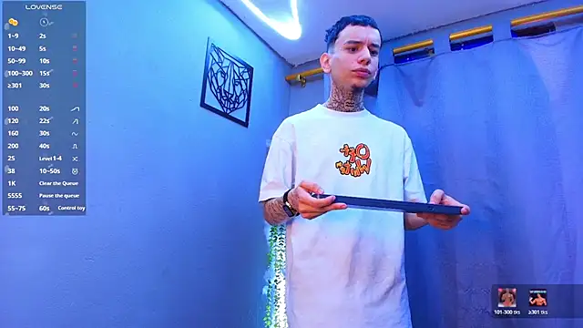 TheBatMansion Show in webcam