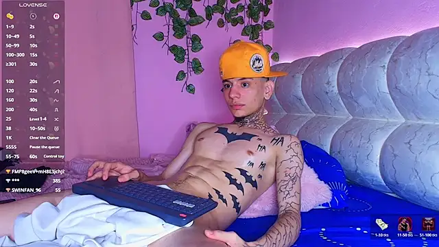 Pokazy przed kamerką – TheBatMansion