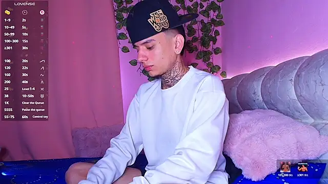 TheBatMansion's Webcam Show