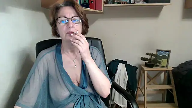 Chat +18 de katemodel ao vivo