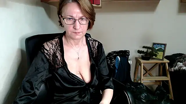 katemodel: διαδικτυακό σόου στην κάμερα