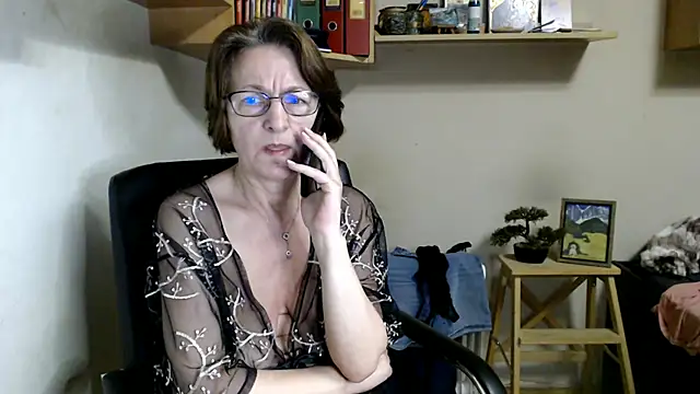 Chat +18 de katemodel ao vivo