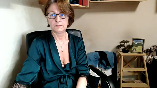 Chat +18 de katemodel ao vivo