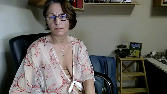 Chat +18 de katemodel ao vivo