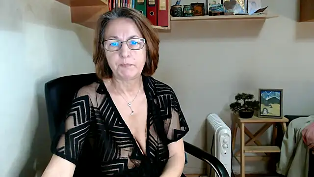 Chat +18 de katemodel ao vivo