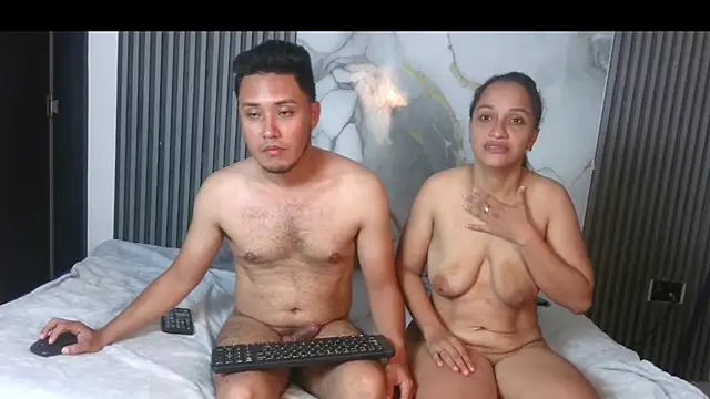 LunandCarlos' Live XXX Chat