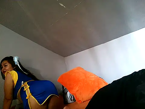 Chillntalkmamin Live XXX chat
