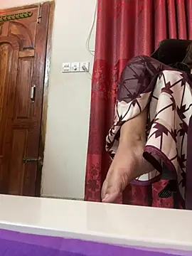 Pokazy przed kamerką – Honey_rose2