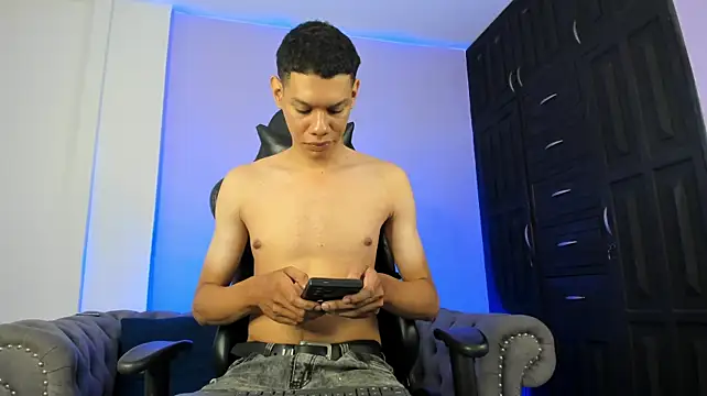 milo_cruz_ Adlı Modelin Web Kamerası Şovu