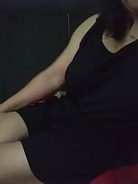 roachan_1 在線直播表演