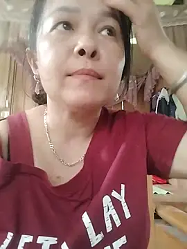 roachan_1's Live XXX Chat