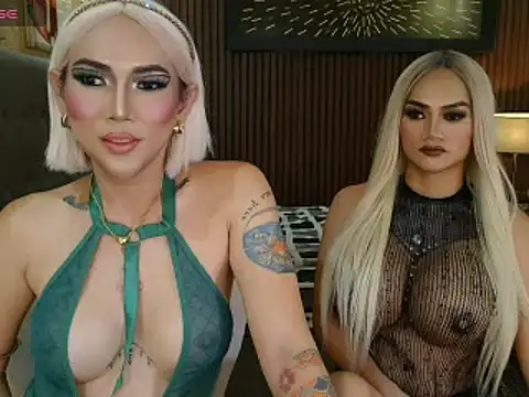PrettyHorseCockTrans – Kamerová šou