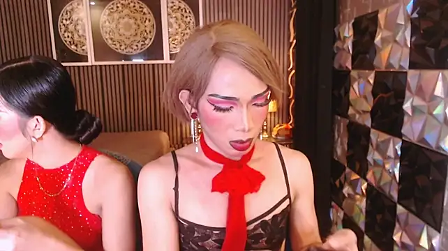 PrettyHorseCockTrans Pertunjukan Webcam