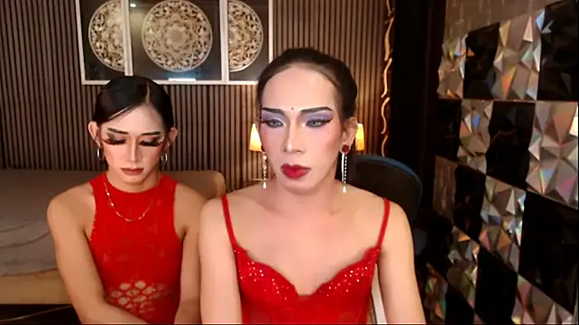 Show de PrettyHorseCockTrans na webcam