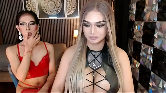 PrettyHorseCockTrans Pertunjukan Webcam