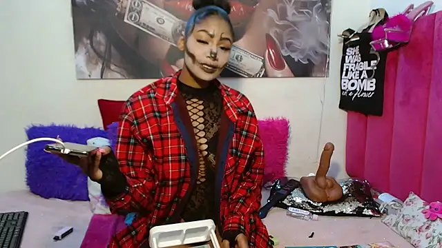Moreish-06's Live XXX Chat