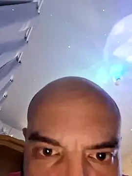 Robsonitj90's Live XXX Chat
