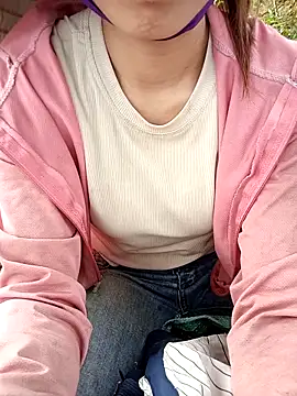 Hayaya11: διαδικτυακό σόου στην κάμερα