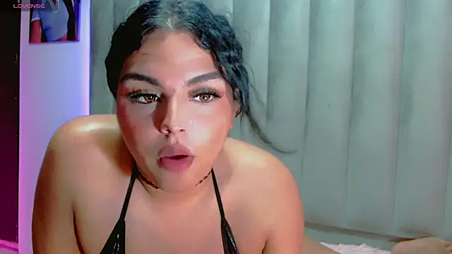 Maia_Hotts webcam show