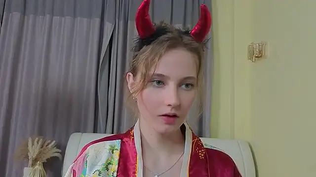 Pokazy przed kamerką – DorrisVickroy