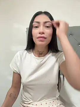 Bonny_Eva Show in webcam