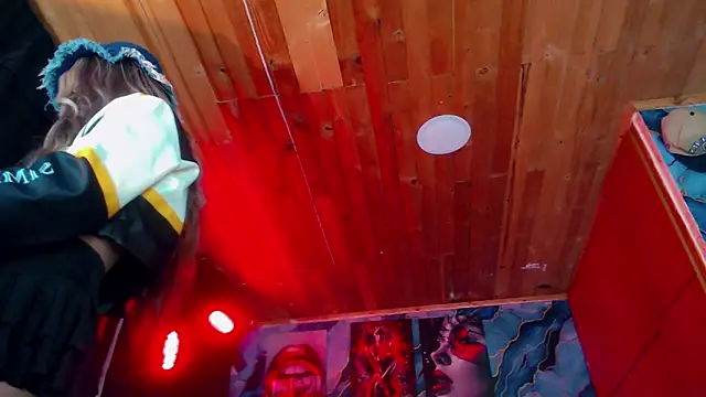 Sara_Buck ওয়েবক্যাম শো