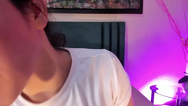 AnnaBroooks Adlı Modelin Canlı XXX Sohbeti