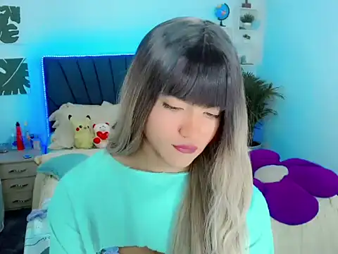 ZoeSchmmit Show in webcam