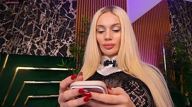 BarbieKara's Webcam Show