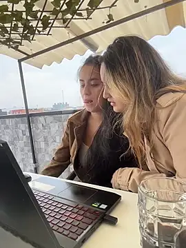 Antonella_Julieta 在線直播表演