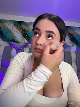 Antonella_Julieta Pertunjukan Webcam