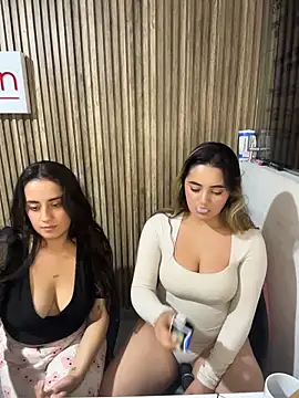 Онлайн чат XXX Antonella_Julieta