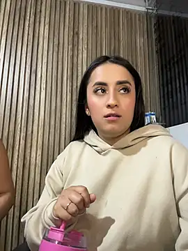 Antonella_Julieta 在線直播表演