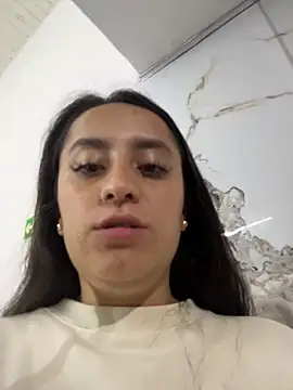 Antonella_Julieta Pertunjukan Webcam